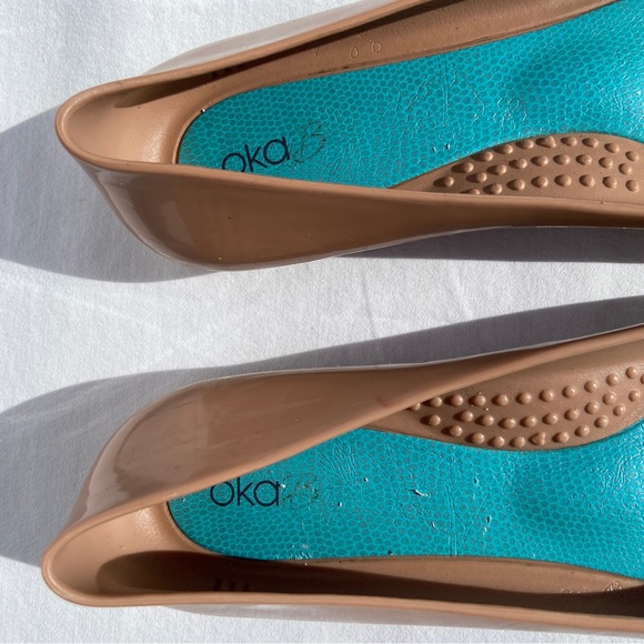 Oka B glossy chai color ballet flats with silver disc detail - Picture 5 of 9